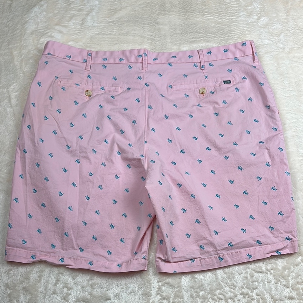Izod Pink Flat Front Shorts with Elegant Pattern - Picture 3 of 5